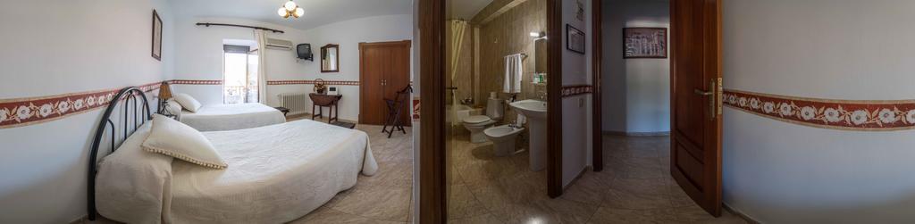 Hostal Alba Taruta Γουαδελούπη Εξωτερικό φωτογραφία