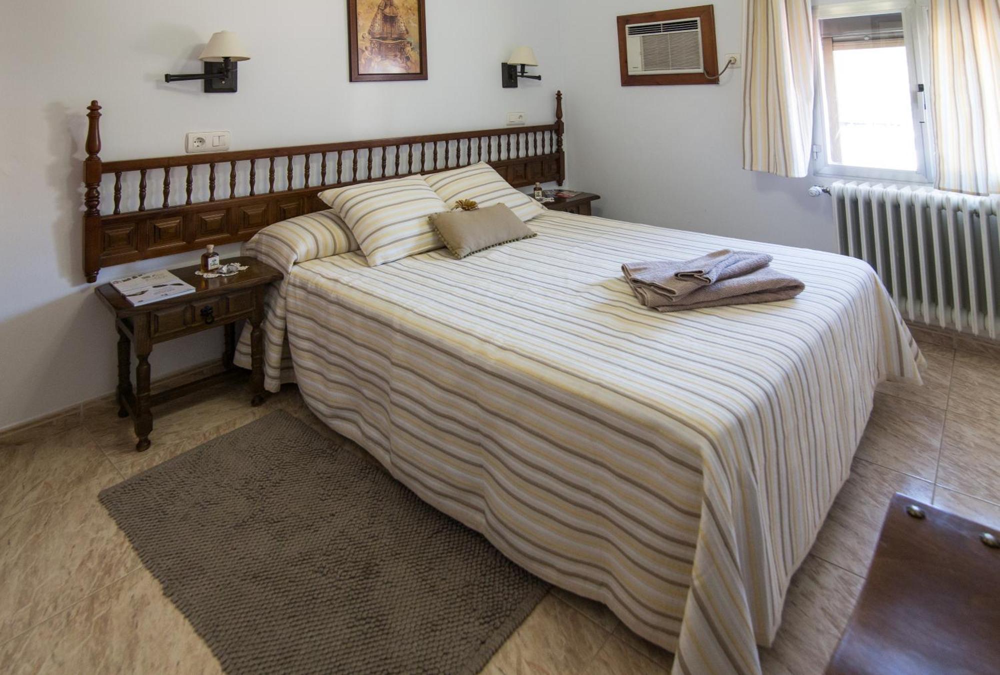 Hostal Alba Taruta Γουαδελούπη Δωμάτιο φωτογραφία