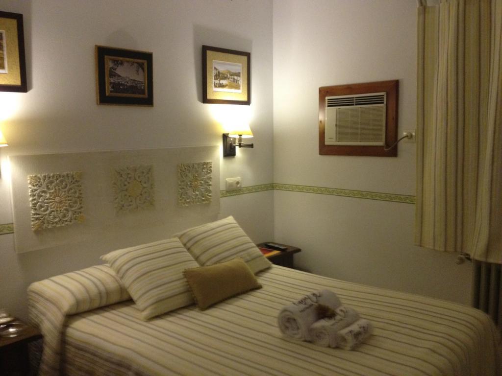 Hostal Alba Taruta Γουαδελούπη Εξωτερικό φωτογραφία