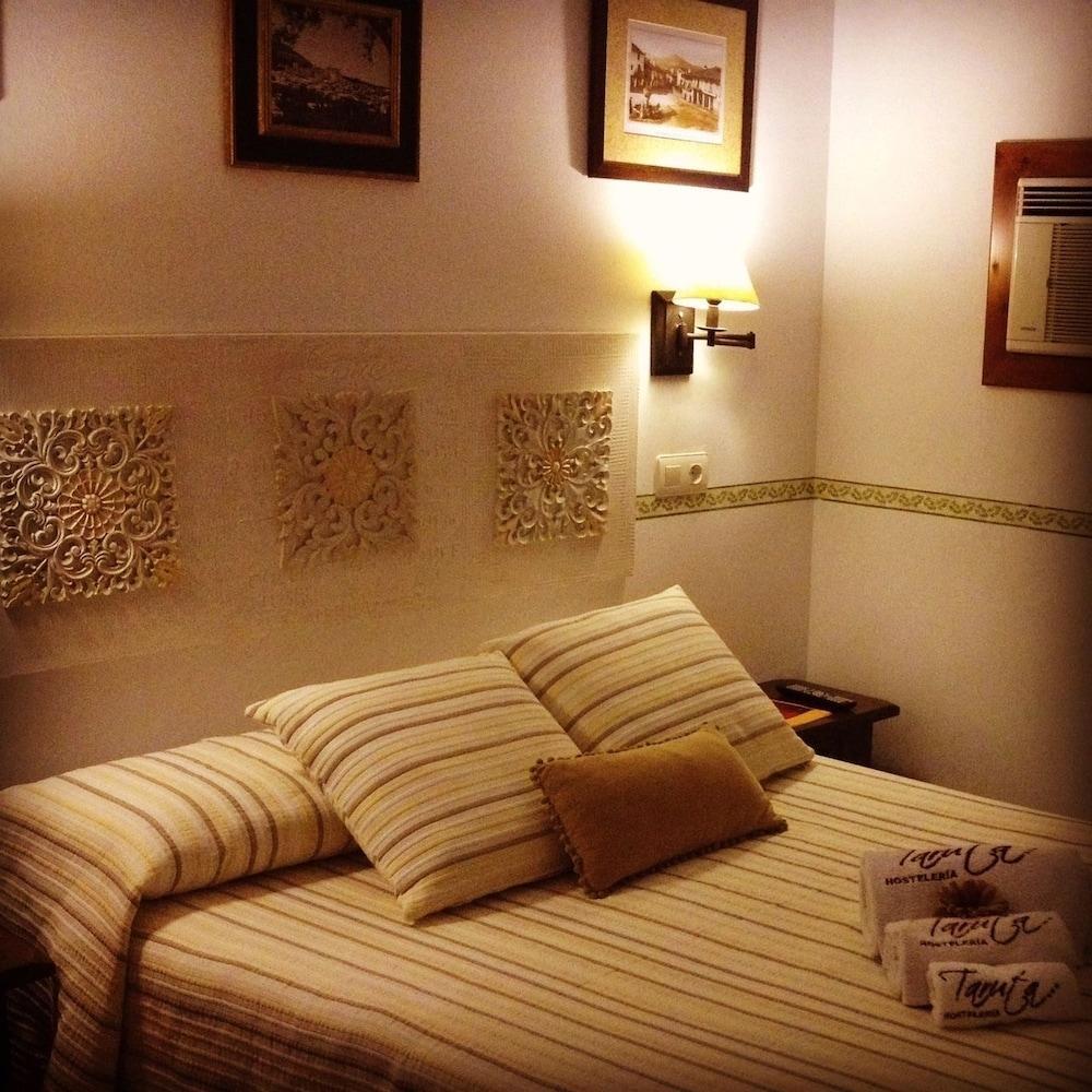 Hostal Alba Taruta Γουαδελούπη Εξωτερικό φωτογραφία